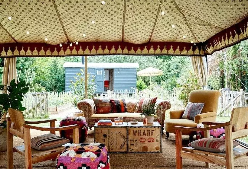 簡易ホテル Artist Residence Oxfordshire