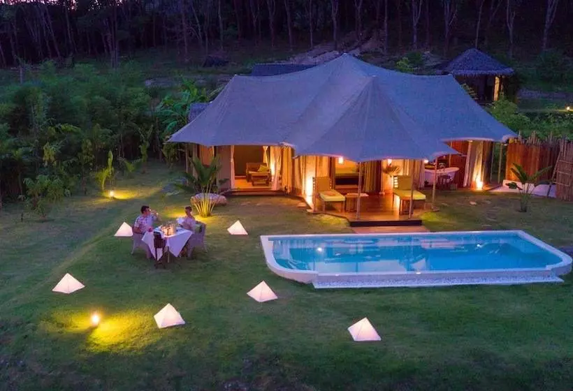 ホテル 9 Hornbills Tented Camp