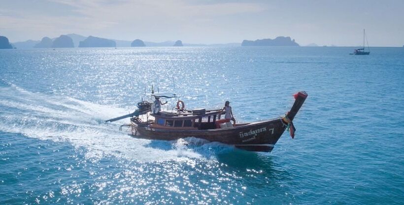 בית מלון כפרי 9 Hornbills Tented Camp