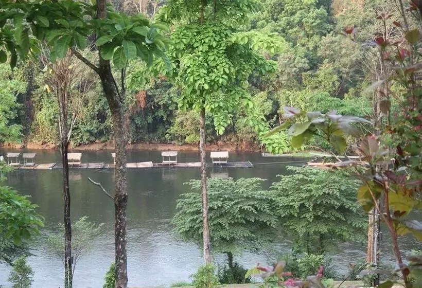 Hotelli Baan Alisa Bed And Breakfast