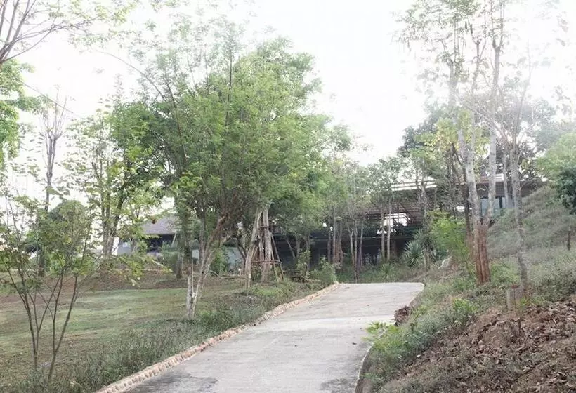 Hotelli Baan Alisa Bed And Breakfast