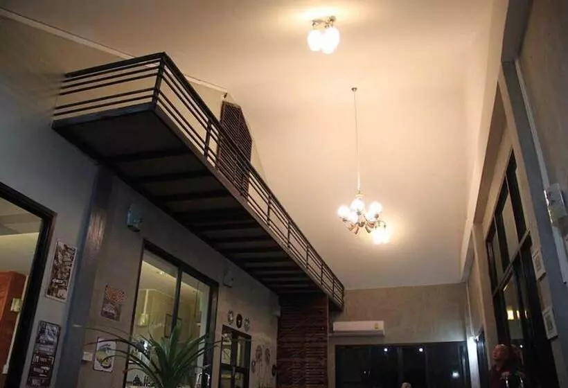 Hotelli Baan Alisa Bed And Breakfast