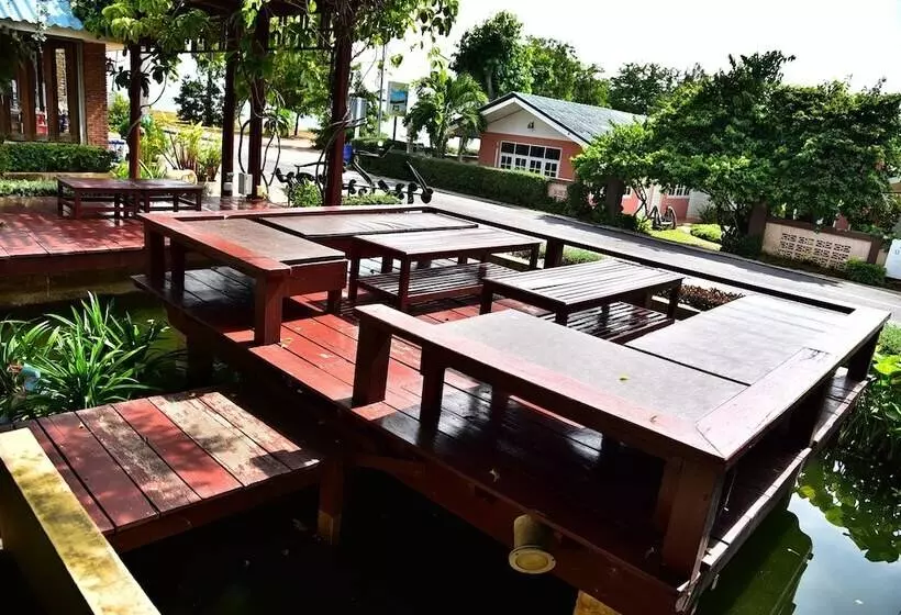 ホテル Chaan Mai Hom