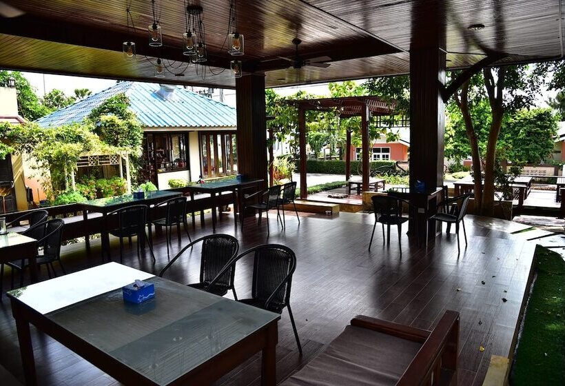 هتل Chaan Mai Hom