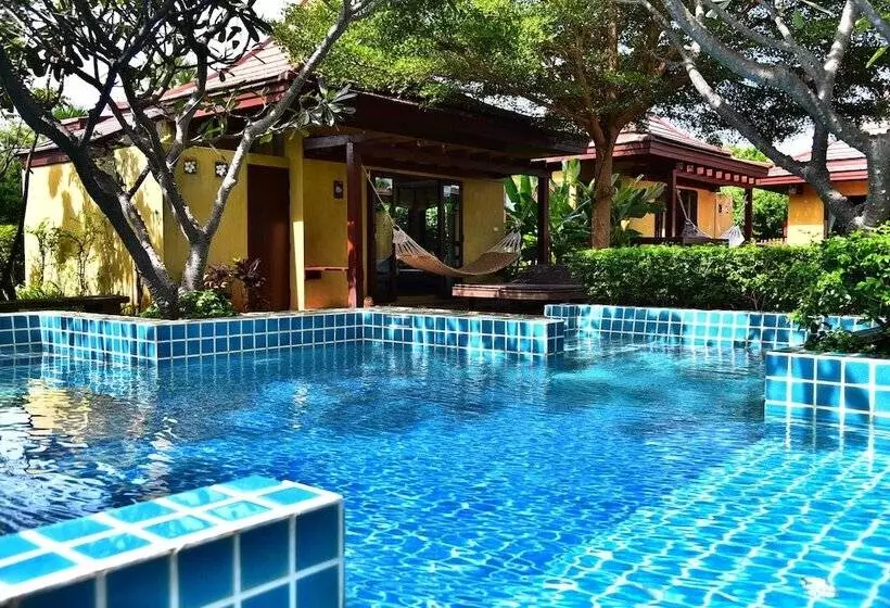 ホテル Chaan Mai Hom