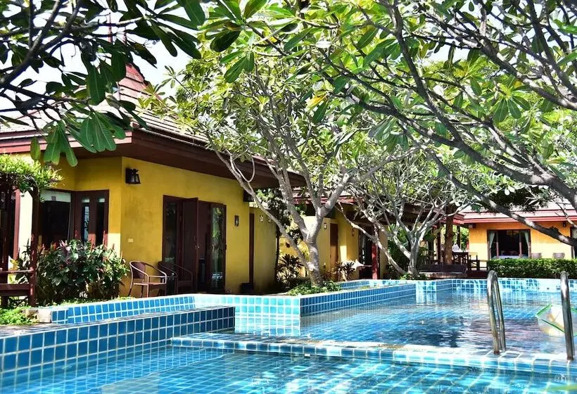 ホテル Chaan Mai Hom