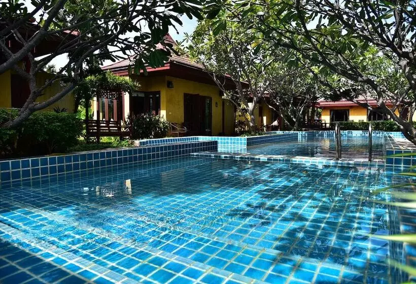 ホテル Chaan Mai Hom