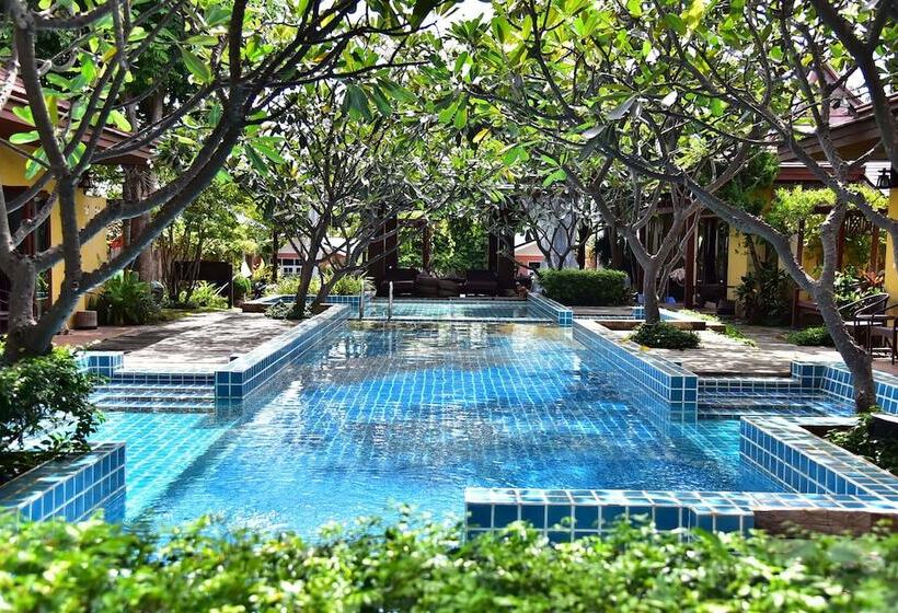 هتل Chaan Mai Hom