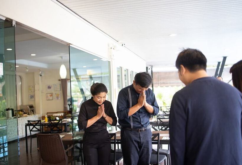 هتل Mossview Resort