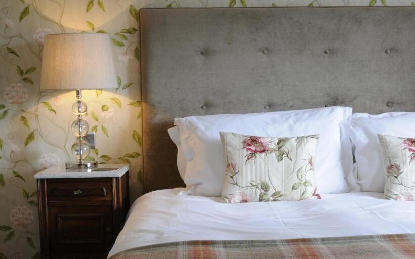 Отель The Swallows Rest Bed & Breakfast