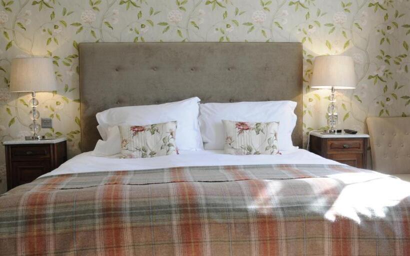 Отель The Swallows Rest Bed & Breakfast