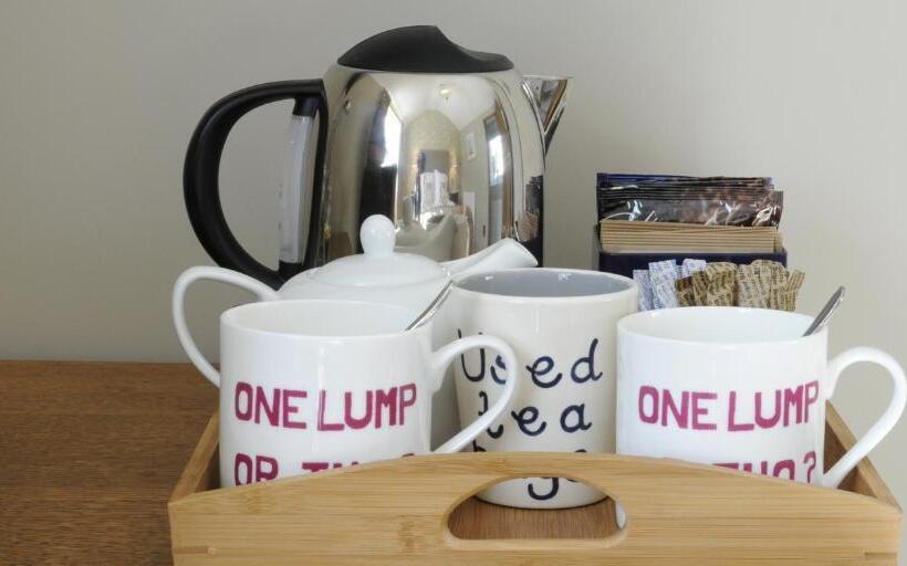 Отель The Swallows Rest Bed & Breakfast