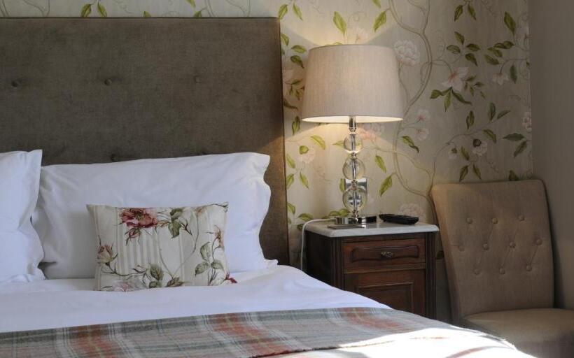 Отель The Swallows Rest Bed & Breakfast