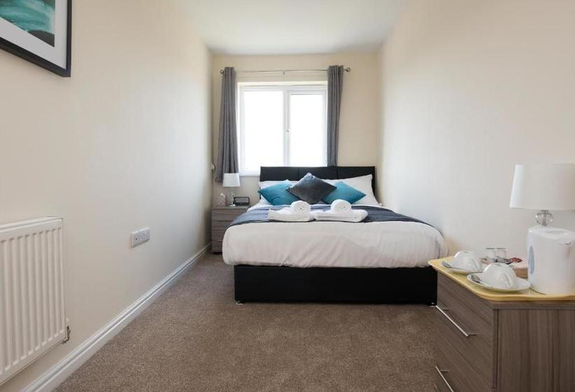 6bedroom Contractor House With 6 Bathrooms, Free Wifi And Parking  Kennedy House By Your Lettings Pe