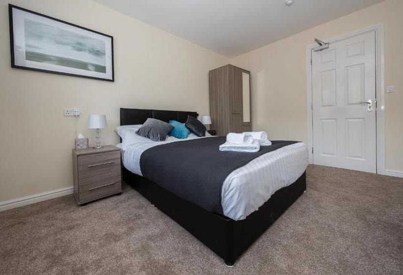 6bedroom Contractor House With 6 Bathrooms, Free Wifi And Parking  Kennedy House By Your Lettings Pe