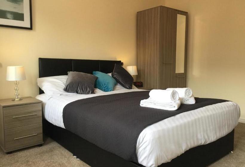 6bedroom Contractor House With 6 Bathrooms, Free Wifi And Parking  Kennedy House By Your Lettings Pe