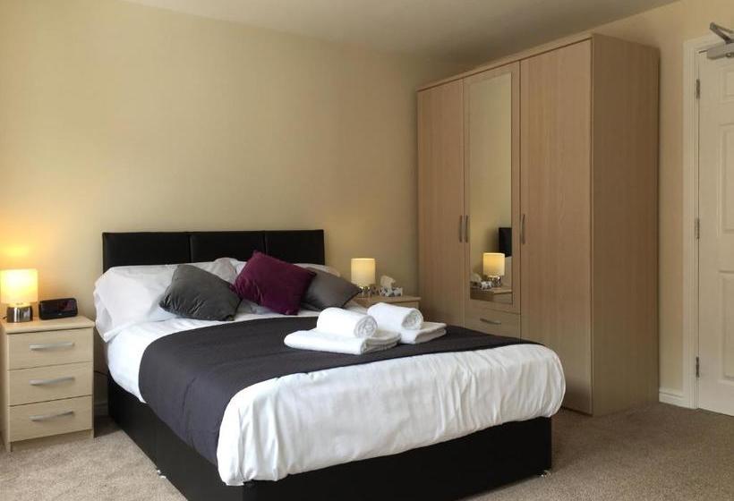 6bedroom Contractor House With 6 Bathrooms, Free Wifi And Parking  Kennedy House By Your Lettings Pe