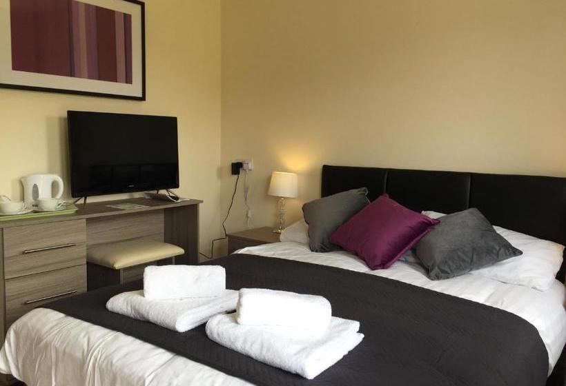 6bedroom Contractor House With 6 Bathrooms, Free Wifi And Parking  Kennedy House By Your Lettings Pe