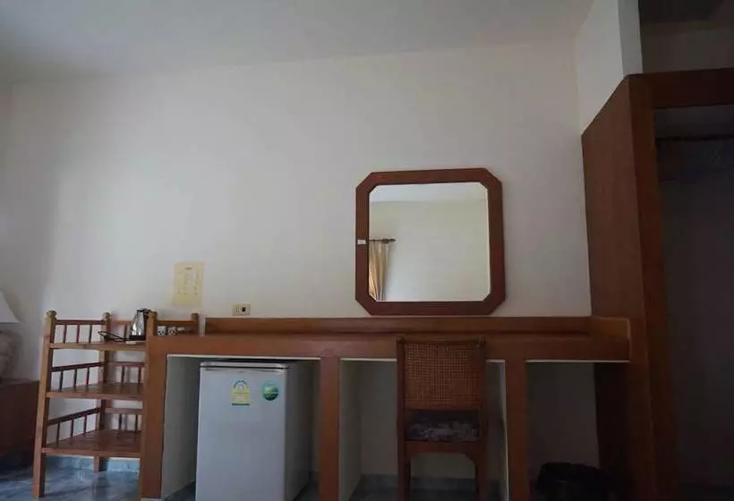 هتل Cousin Resort Khao Lak