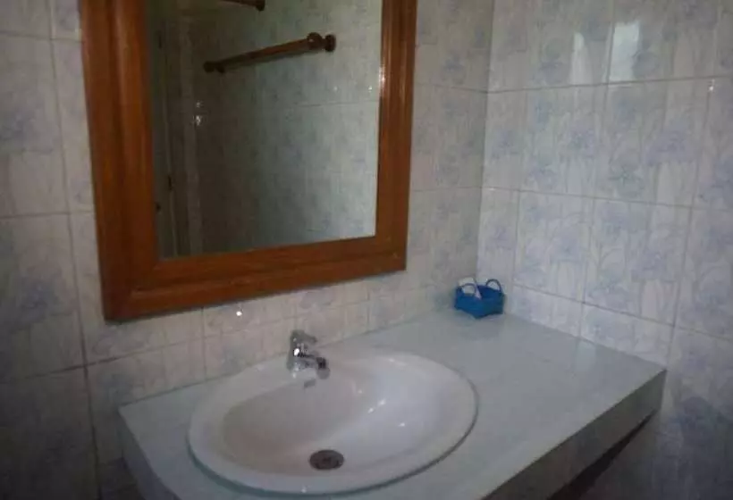 هتل Cousin Resort Khao Lak