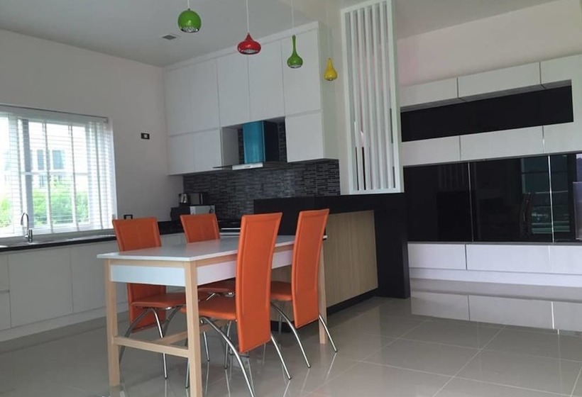 호텔 Dwell At Chalong Hill