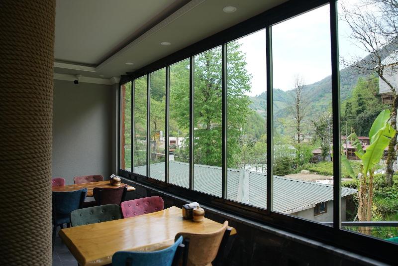 ホテル Lotus çamlıhemşin Suit & Bungalov