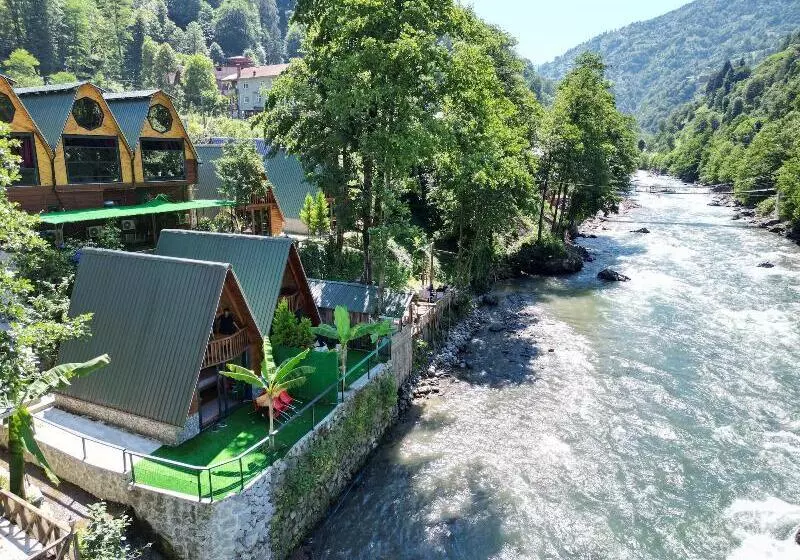 Hotelli Lotus çamlıhemşin Suit & Bungalov