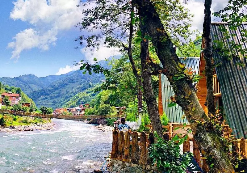 Hotelli Lotus çamlıhemşin Suit & Bungalov