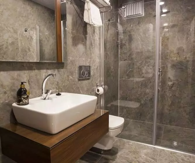 Maxuite Hotel In Home