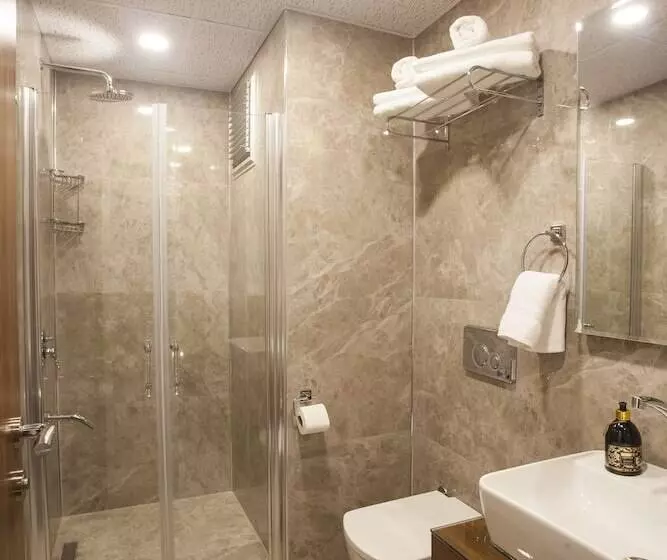 Maxuite Hotel In Home