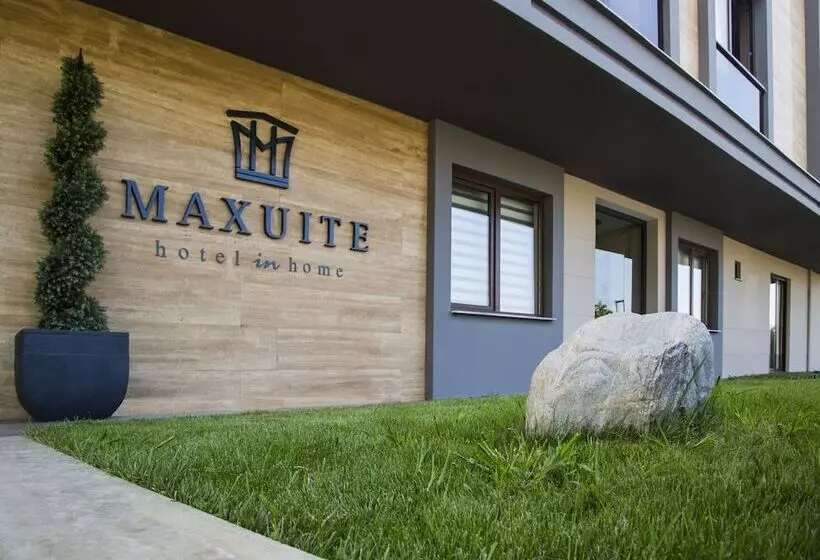 Maxuite Hotel In Home