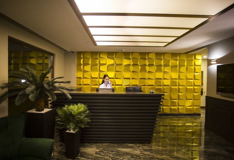 Maxuite Hotel In Home