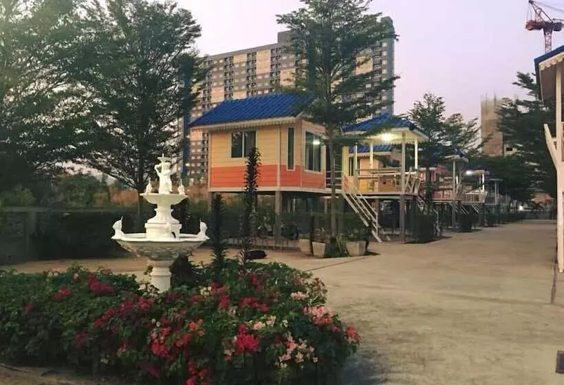 Hotel Rainbow House