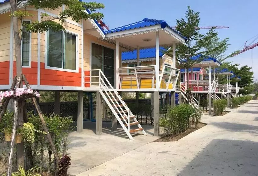 Hotel Rainbow House