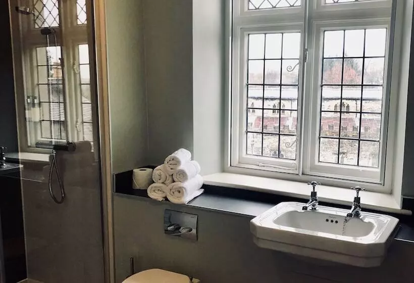 簡易ホテル The Wheatsheaf