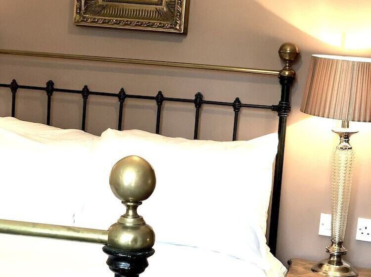 Хостел The Wheatsheaf