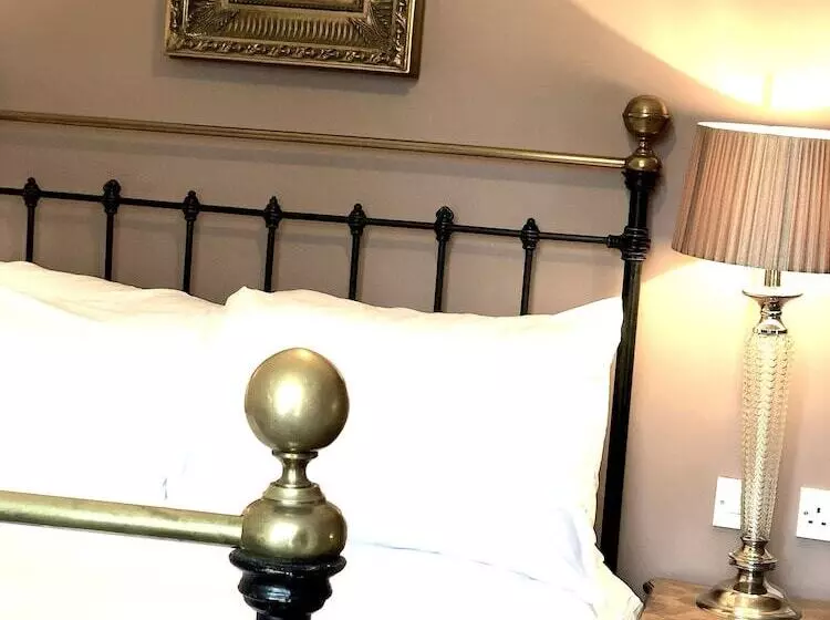 簡易ホテル The Wheatsheaf