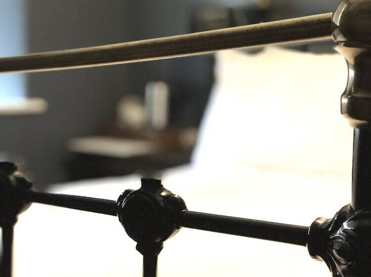 Хостел The Wheatsheaf