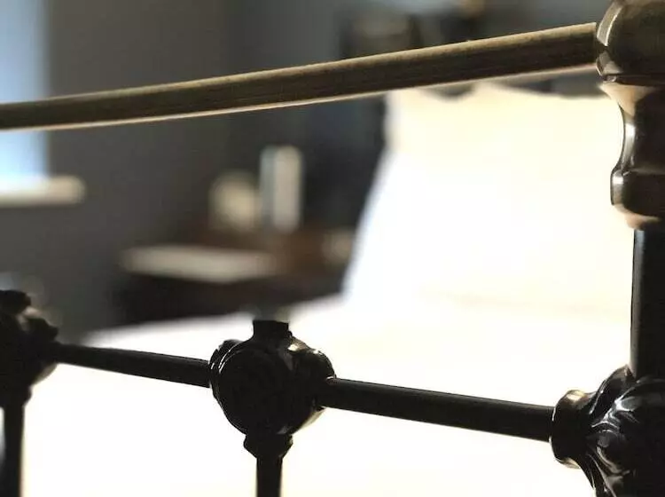 簡易ホテル The Wheatsheaf