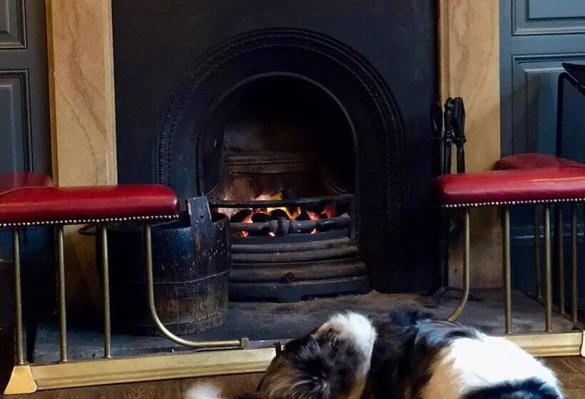 簡易ホテル The Wheatsheaf