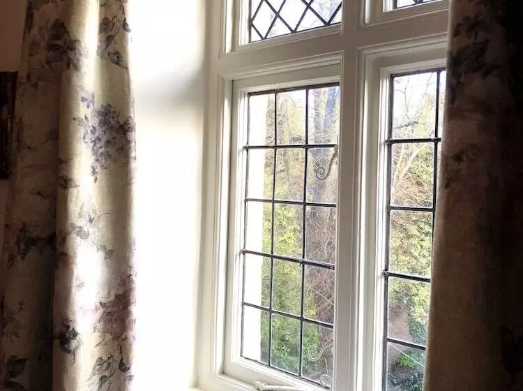 簡易ホテル The Wheatsheaf