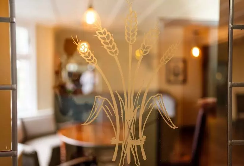 簡易ホテル The Wheatsheaf