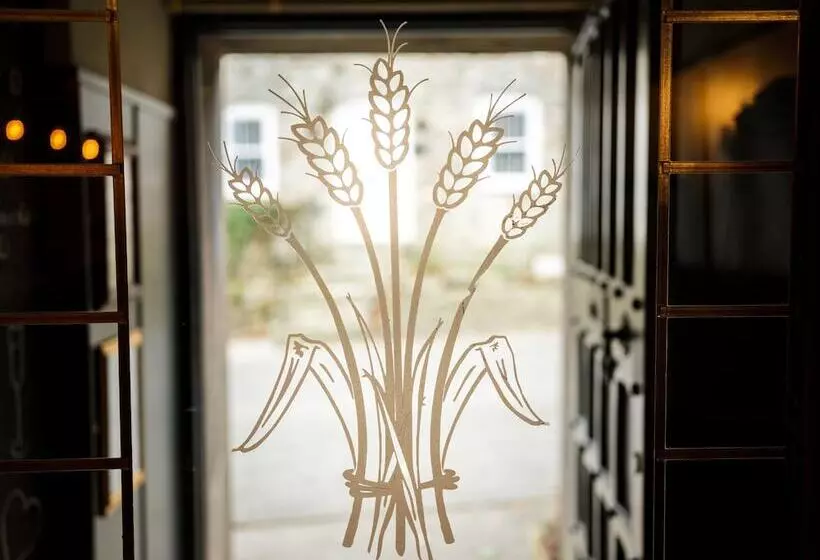 簡易ホテル The Wheatsheaf