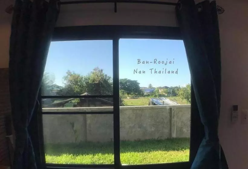 ホテル Ban Roojai