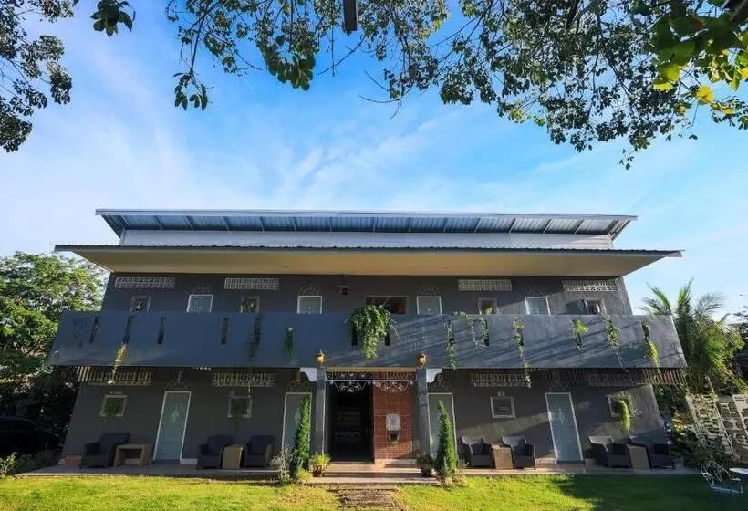 Hotelli Phuket Nonnita Boutique Resort   Sha Plus