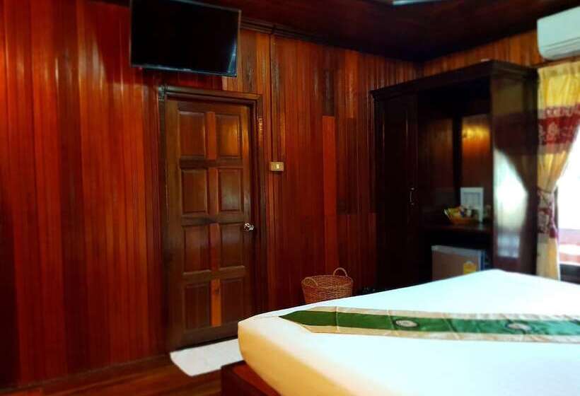 Отель Roithong Resort