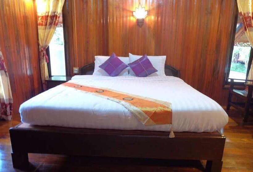 Отель Roithong Resort