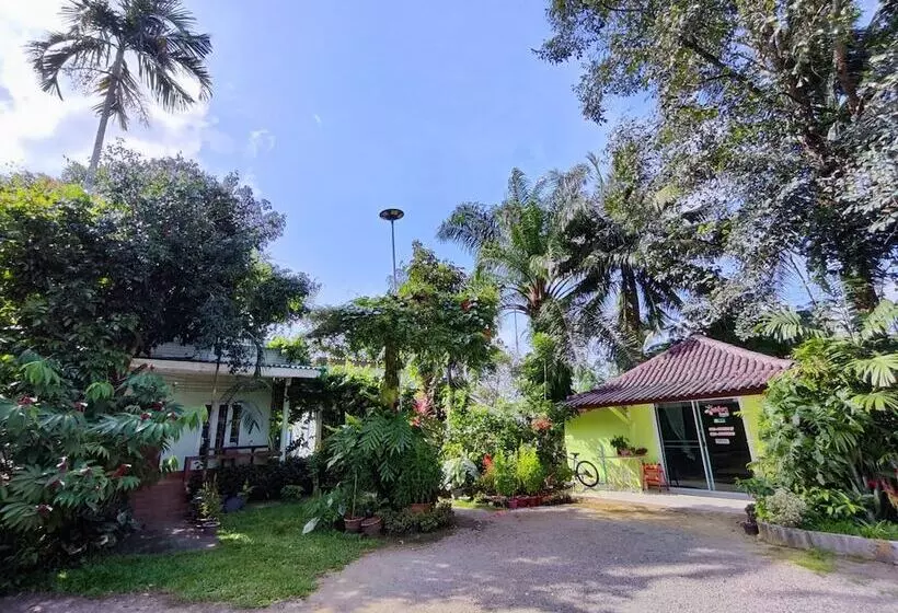 Hotelli Saneha Resort