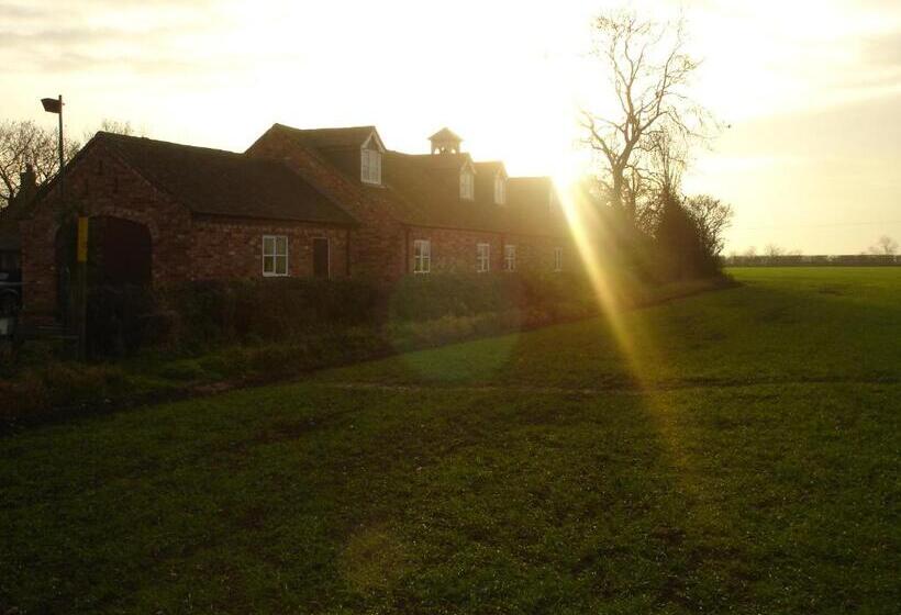 Отель The Royal Arms