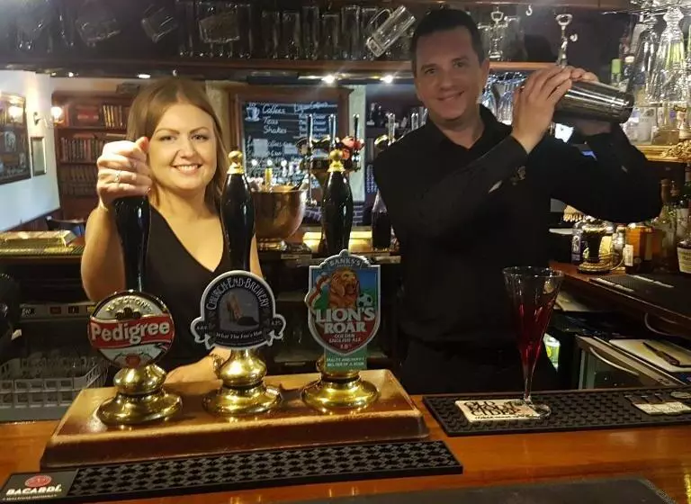 ホテル The Royal Arms